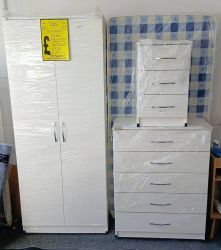3 Piece Bedroom Sets - Assembled And On Wheels For Easy Movement  
